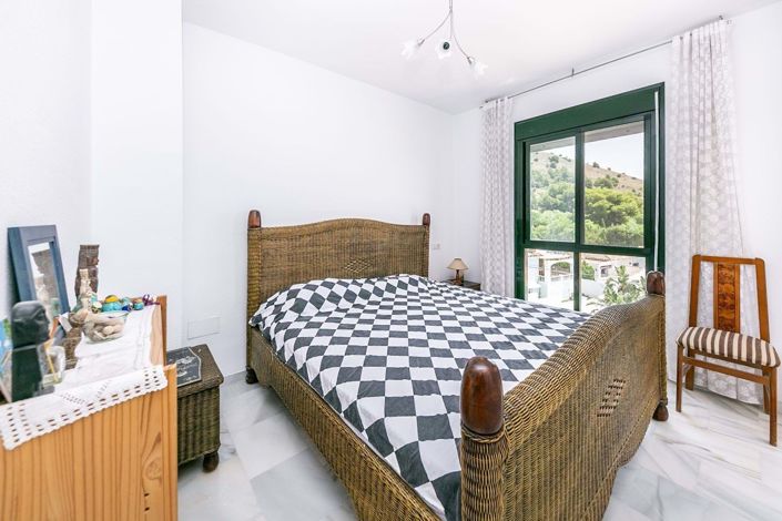 Image No.23-3 Bed Townhouse for sale