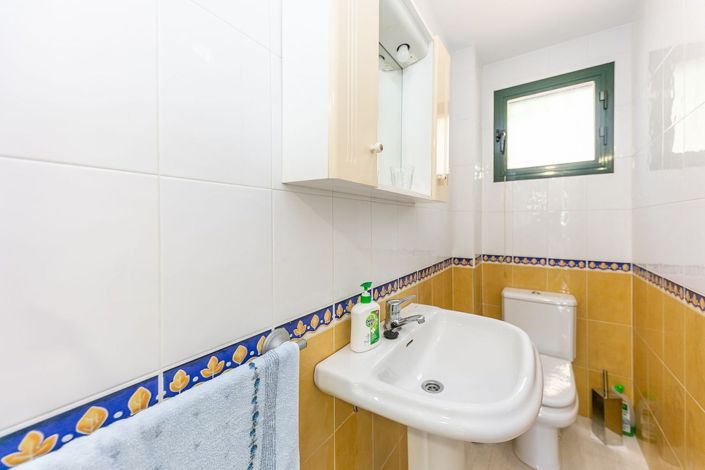 Image No.7-3 Bed Townhouse for sale