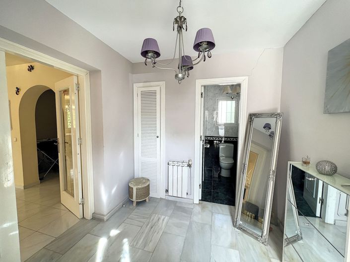 Image No.20-5 Bed Villa for sale