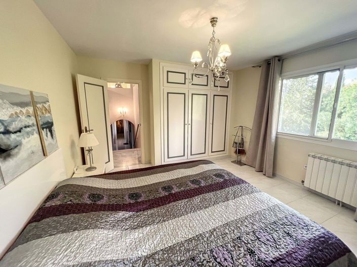 Image No.4-5 Bed Villa for sale