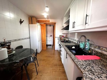 3982-652995-78d1f4f8b6655591b02d22fabb36a692d