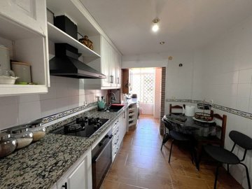 3982-652995-78d1f4f8b6655591b02d22fabb36a692d