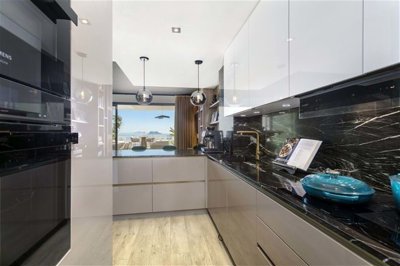 3982-707083-78d1f4f8b6655591b02d22fabb36a692d