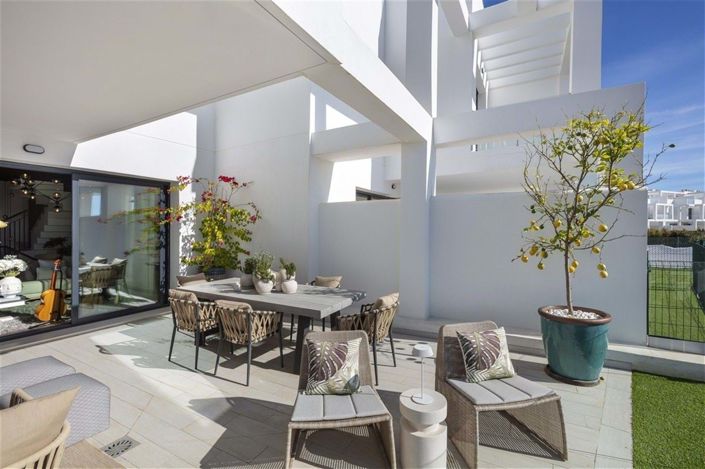 Image No.18-3 Bed Townhouse for sale