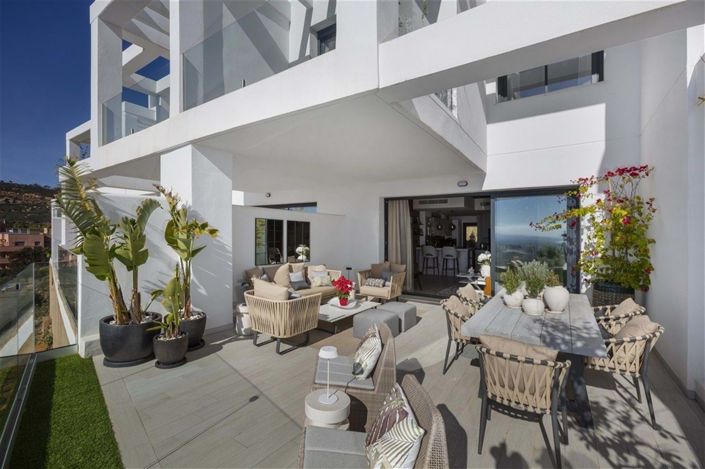 Image No.19-3 Bed Townhouse for sale