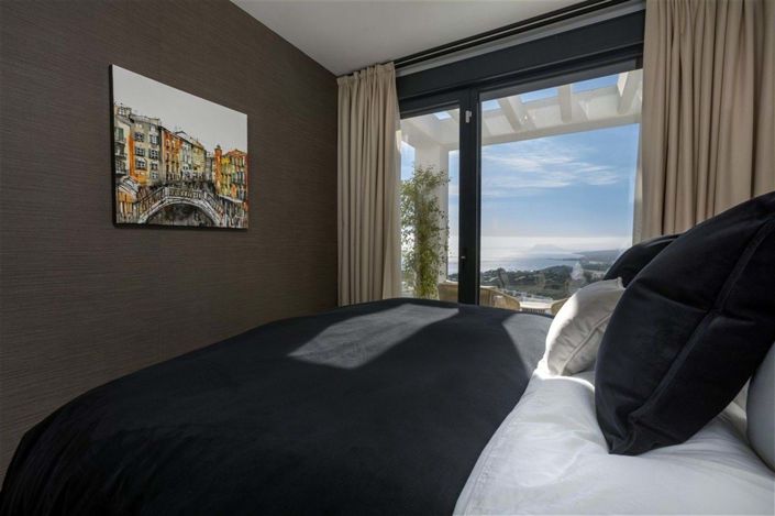 Image No.30-3 Bed Townhouse for sale