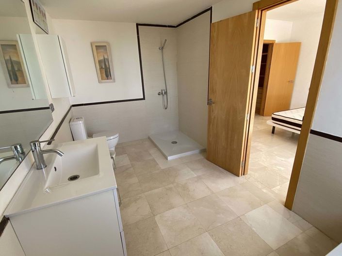 Image No.27-3 Bed Townhouse for sale