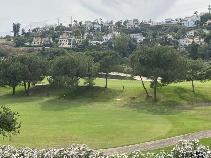 Image No.12-3 Bed Apartment for sale