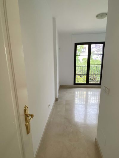 Image No.20-3 Bed Apartment for sale