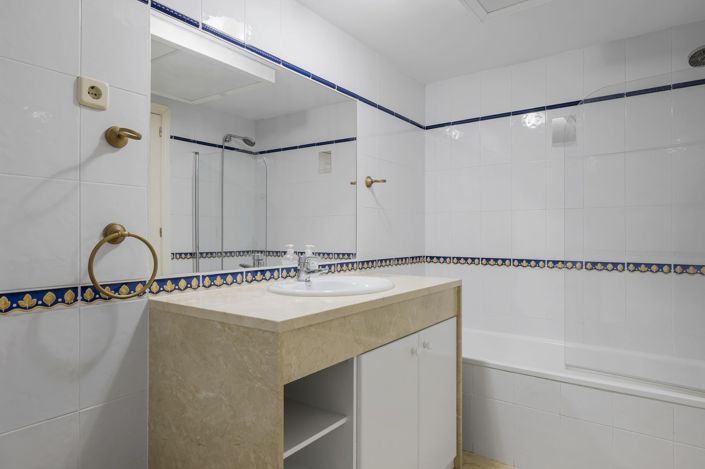 Image No.19-2 Bed Apartment for sale