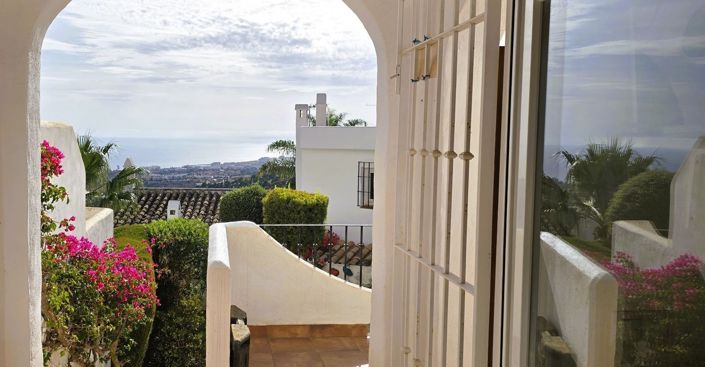 Image No.16-2 Bed Townhouse for sale