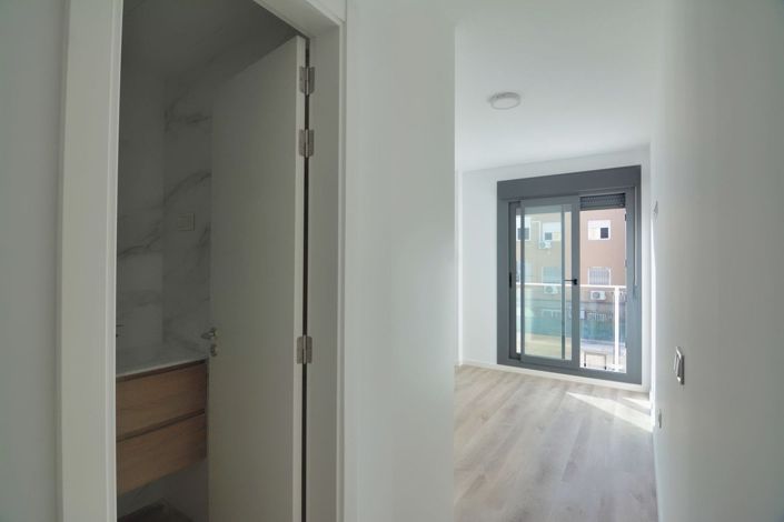 Image No.11-2 Bed Apartment for sale