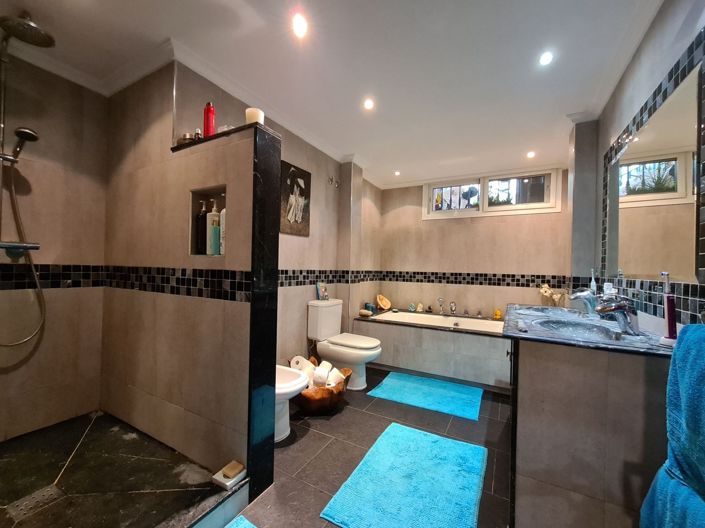 Image No.43-4 Bed Villa for sale