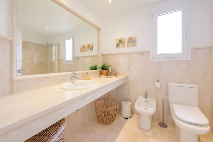 Image No.21-3 Bed Apartment for sale