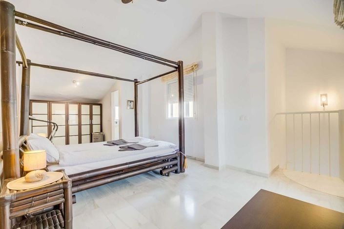 Image No.24-3 Bed Apartment for sale