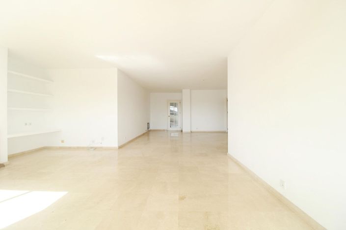 Image No.12-3 Bed Apartment for sale