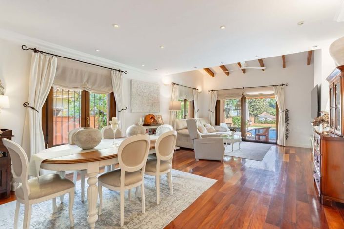 Image No.3-4 Bed Villa for sale