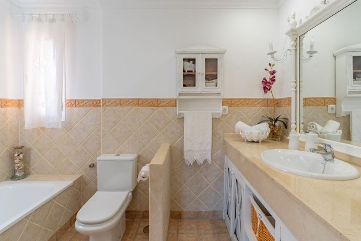 Image No.36-4 Bed Villa for sale