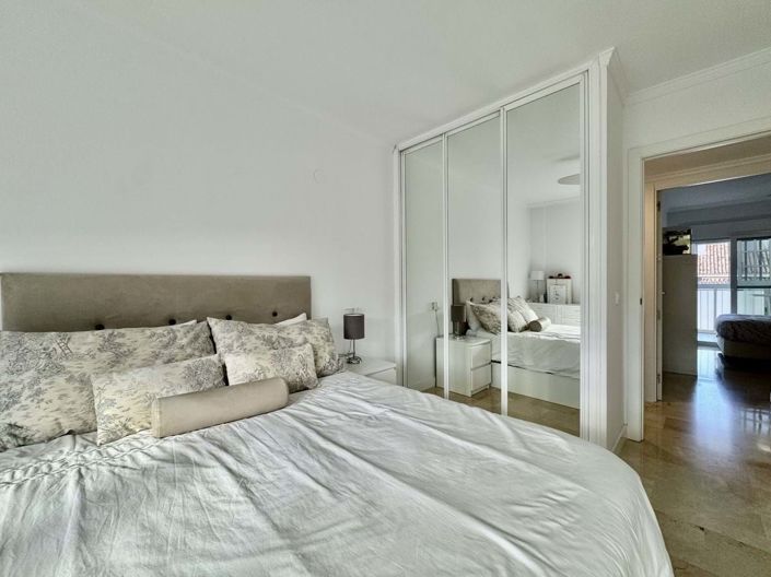 Image No.18-3 Bed Apartment for sale