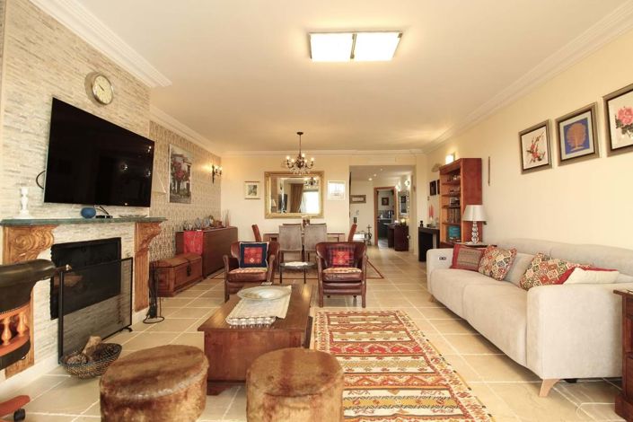 Image No.12-3 Bed Apartment for sale