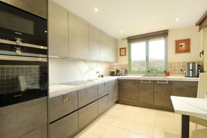 Image No.7-3 Bed Apartment for sale