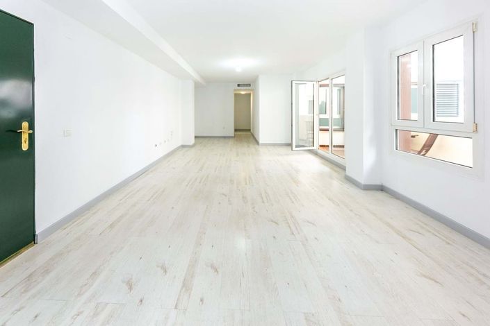 Image No.11-3 Bed Apartment for sale