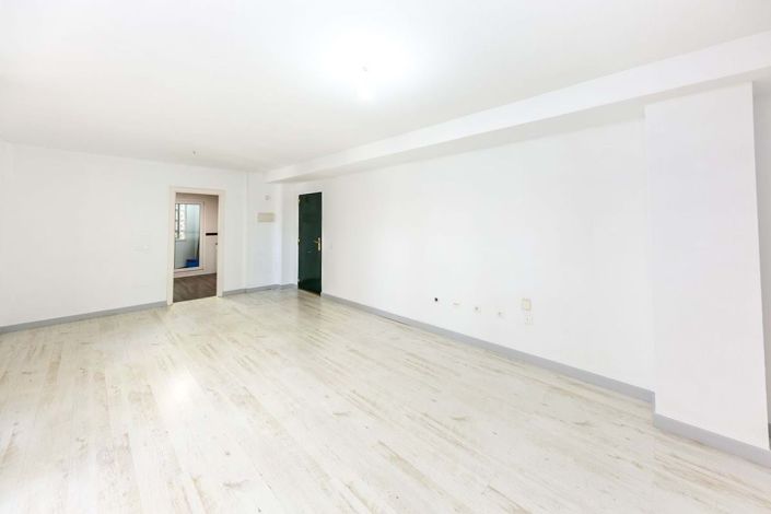 Image No.12-3 Bed Apartment for sale