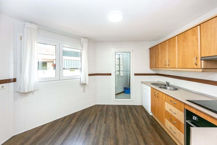 Image No.14-3 Bed Apartment for sale