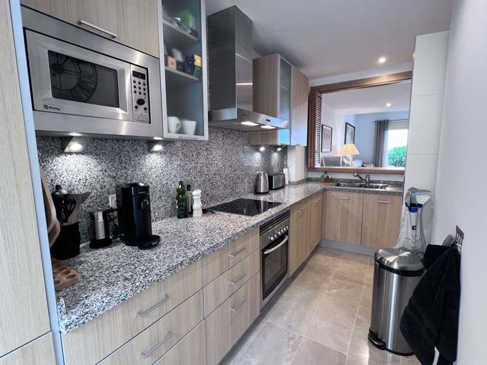 Image No.8-2 Bed Townhouse for sale