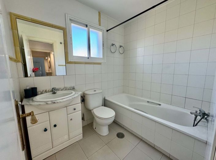 Image No.13-3 Bed Apartment for sale