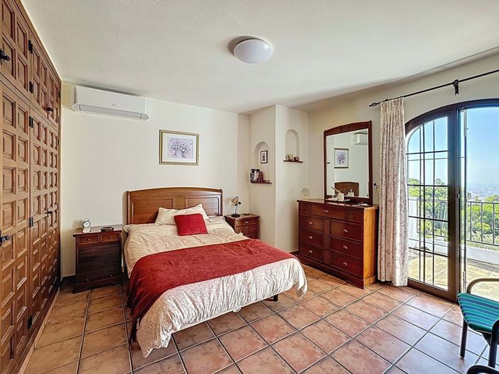 Image No.5-3 Bed Villa for sale