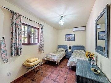 3982-722082-78d1f4f8b6655591b02d22fabb36a692d