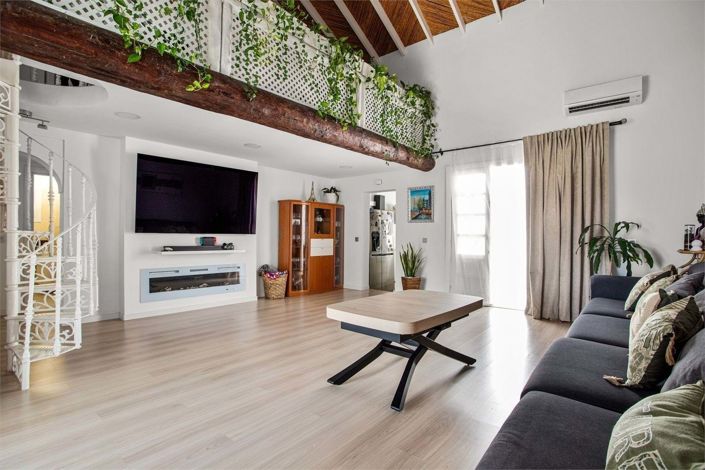 Image No.16-2 Bed Townhouse for sale