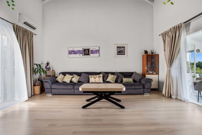 Image No.17-2 Bed Townhouse for sale