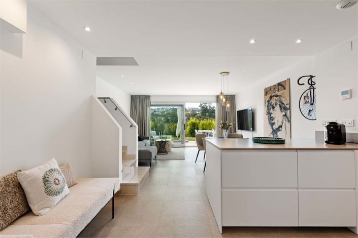 Image No.11-3 Bed Townhouse for sale