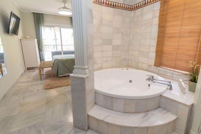 Image No.27-3 Bed Villa for sale