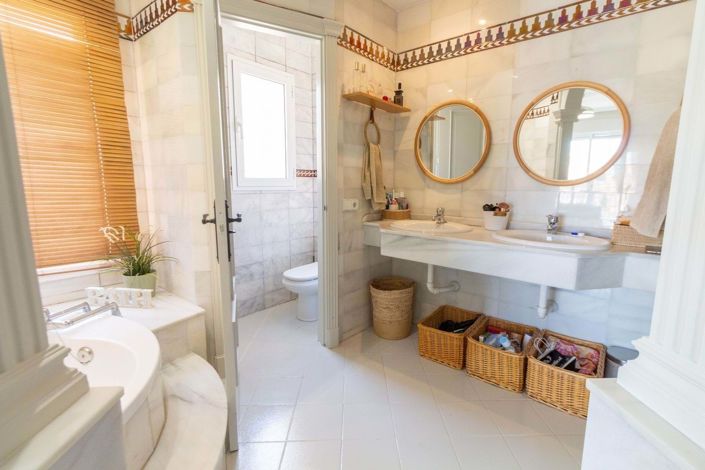 Image No.28-3 Bed Villa for sale