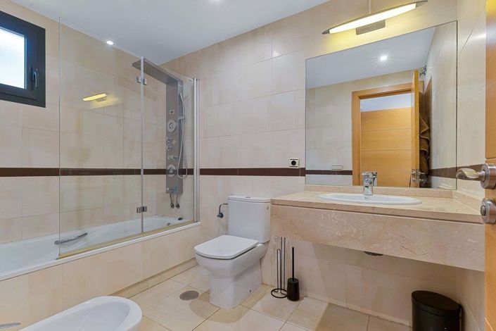 Image No.18-2 Bed Apartment for sale