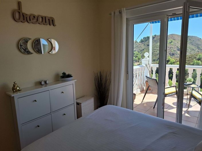 Image No.29-2 Bed Townhouse for sale