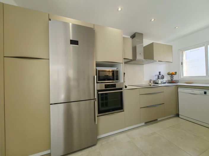 Image No.18-3 Bed Apartment for sale