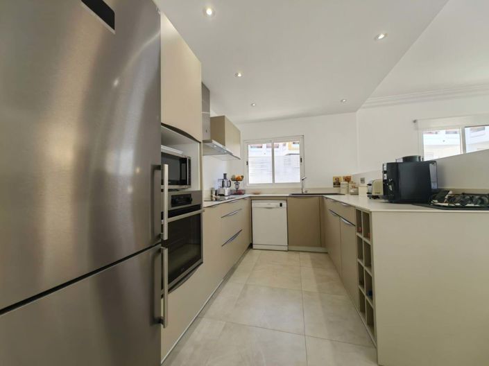 Image No.19-3 Bed Apartment for sale