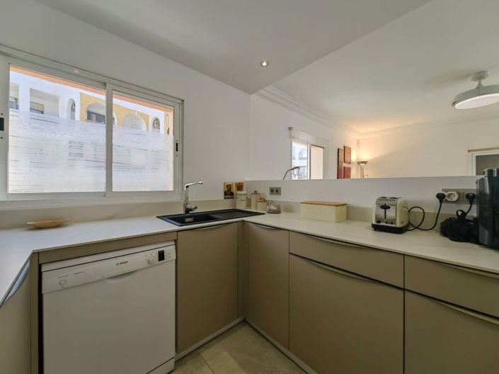 Image No.22-3 Bed Apartment for sale