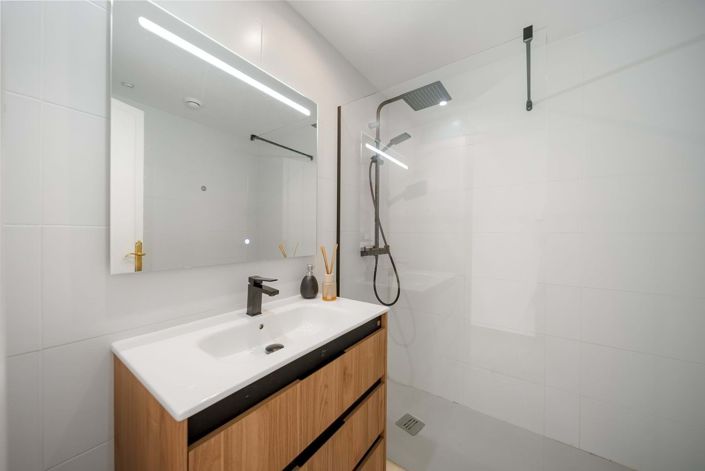 Image No.20-2 Bed Apartment for sale