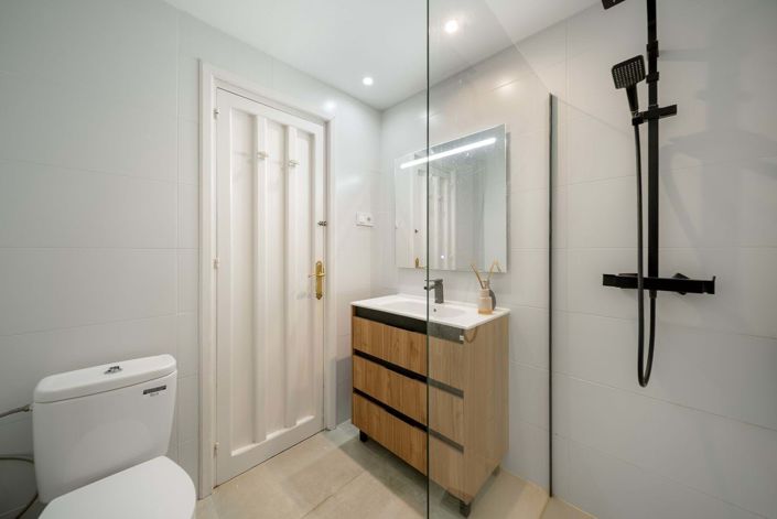 Image No.21-2 Bed Apartment for sale