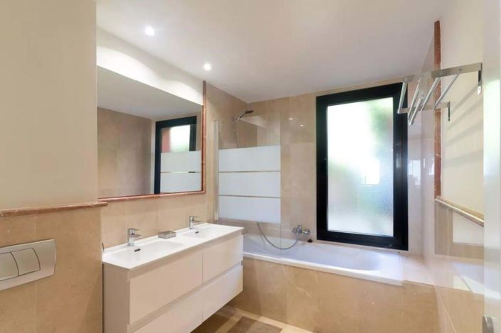 Image No.19-2 Bed Apartment for sale