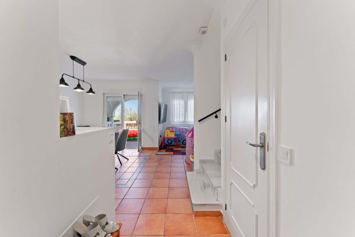 Image No.8-3 Bed Townhouse for sale