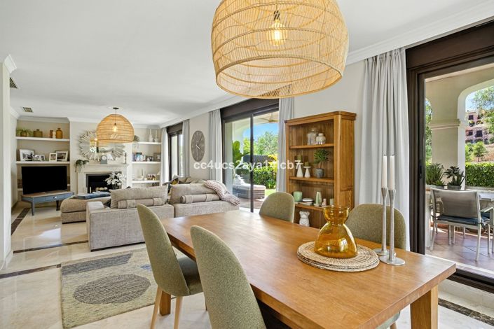 Image No.3-Villa de 3 chambres à vendre à Estepona