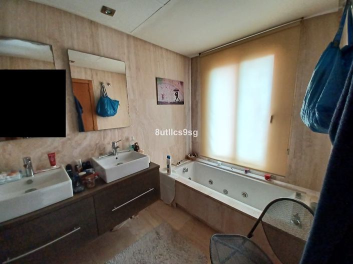 Image No.9-2 Bed Townhouse for sale