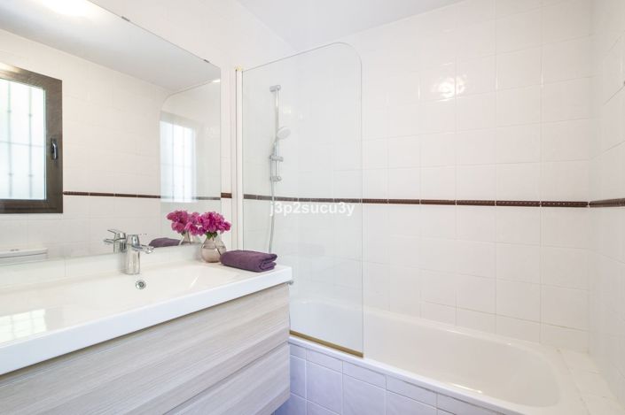 Image No.18-3 Bed Villa for sale