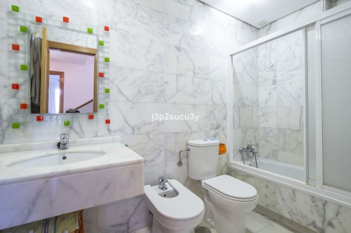 Image No.31-3 Bed Villa for sale